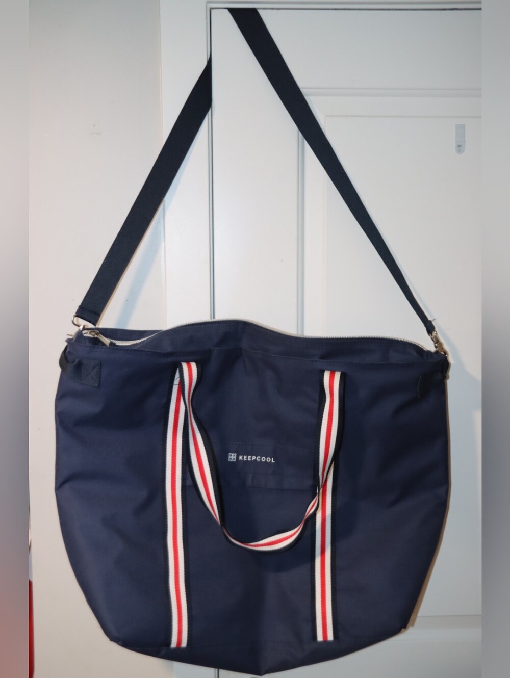 Keepcool Insulated Tote Bag With Shoulder Strap And Handles (24"×20")